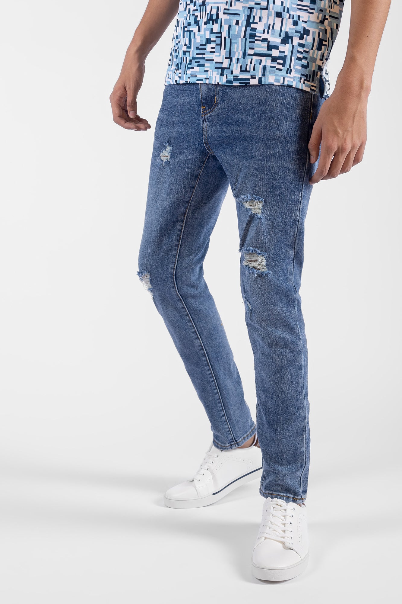 Jean Slim Fit con desgastes