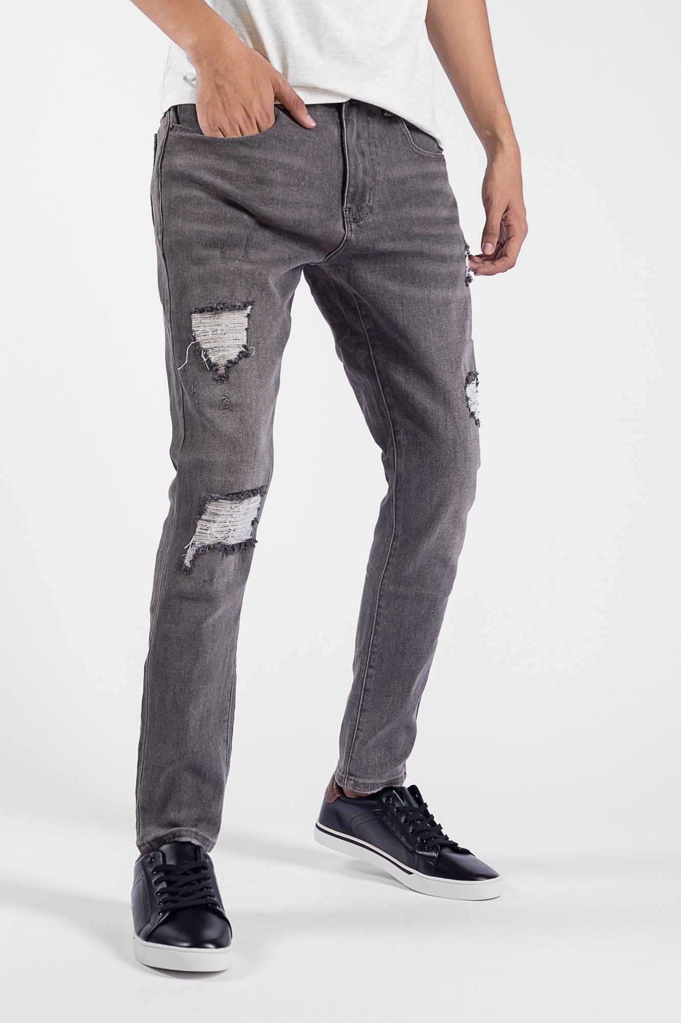 Jean Slim Fit con desgastes