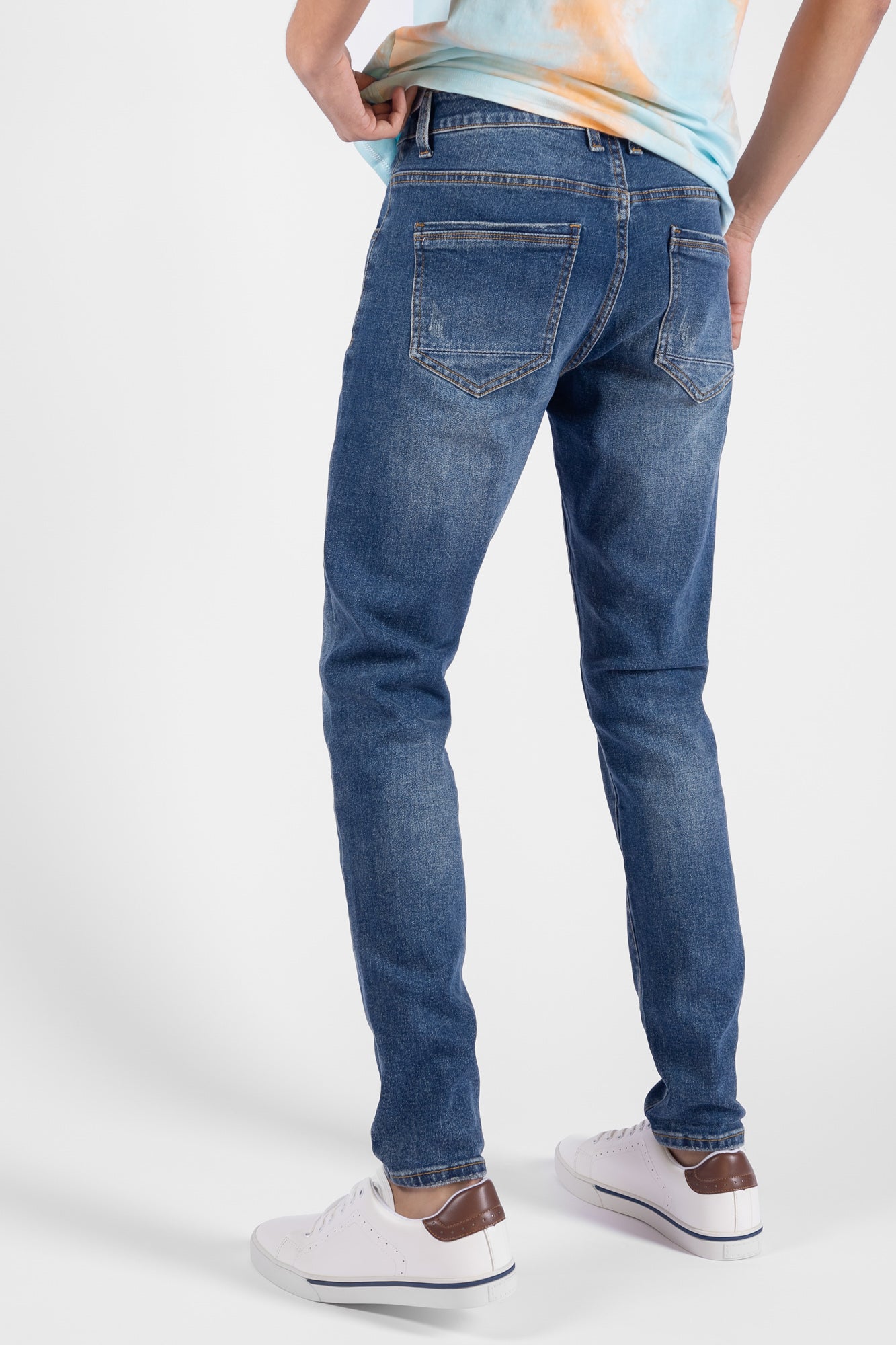 Jean Slim Fit con desgaste