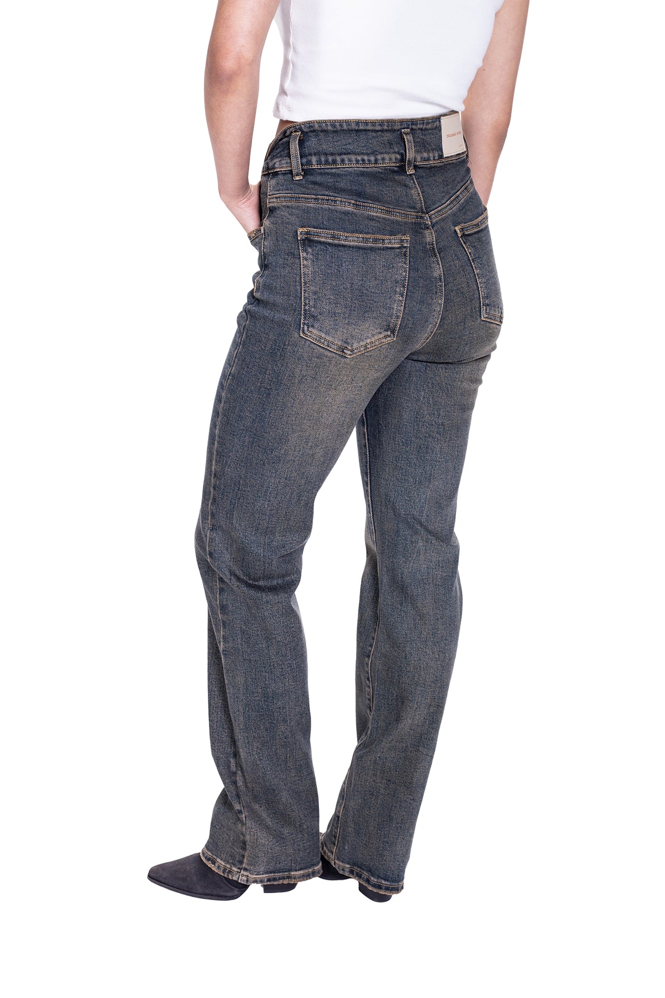 JEAN STRAIGHT