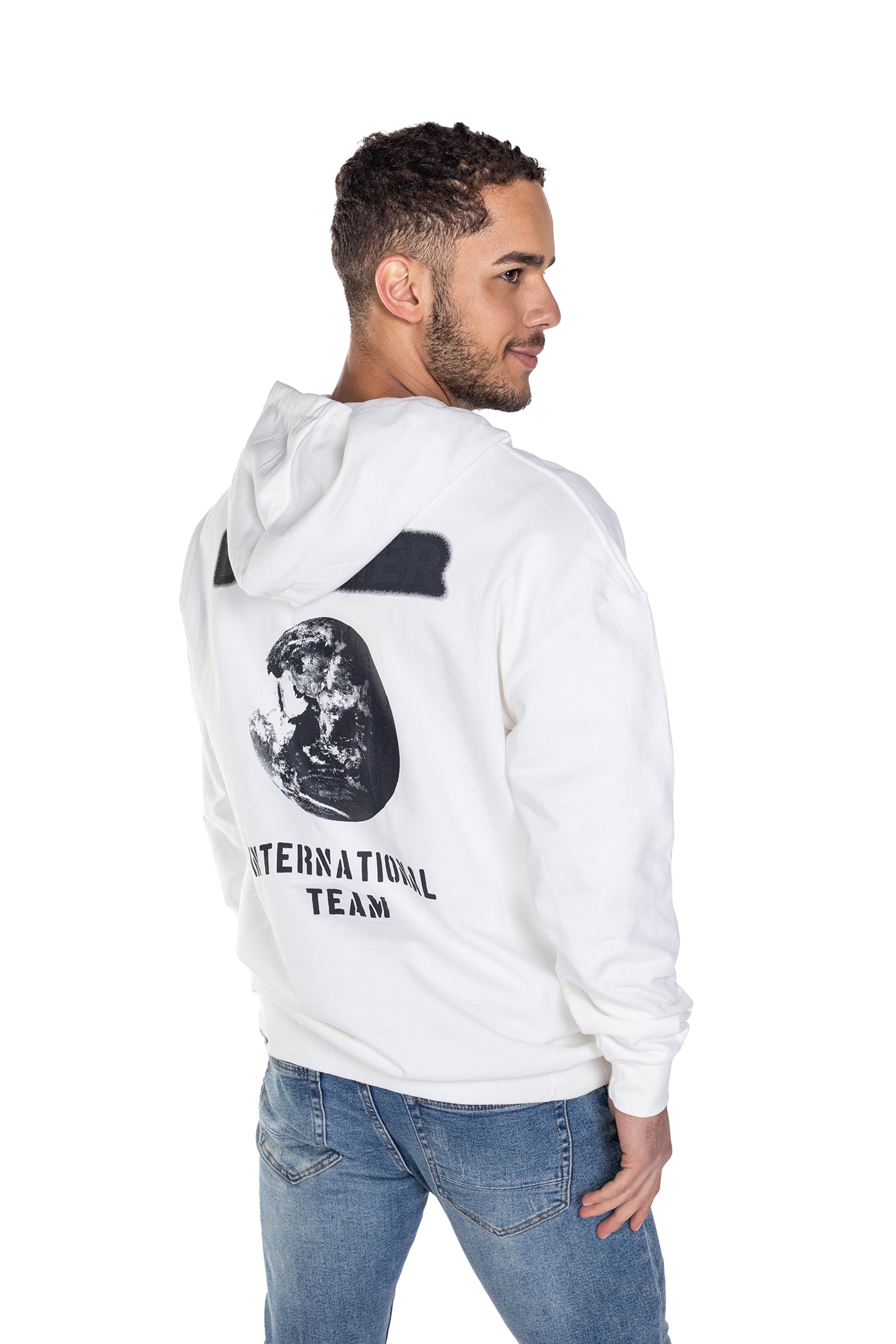 HOODIE CON CAPOTA Y ESTAMPADO