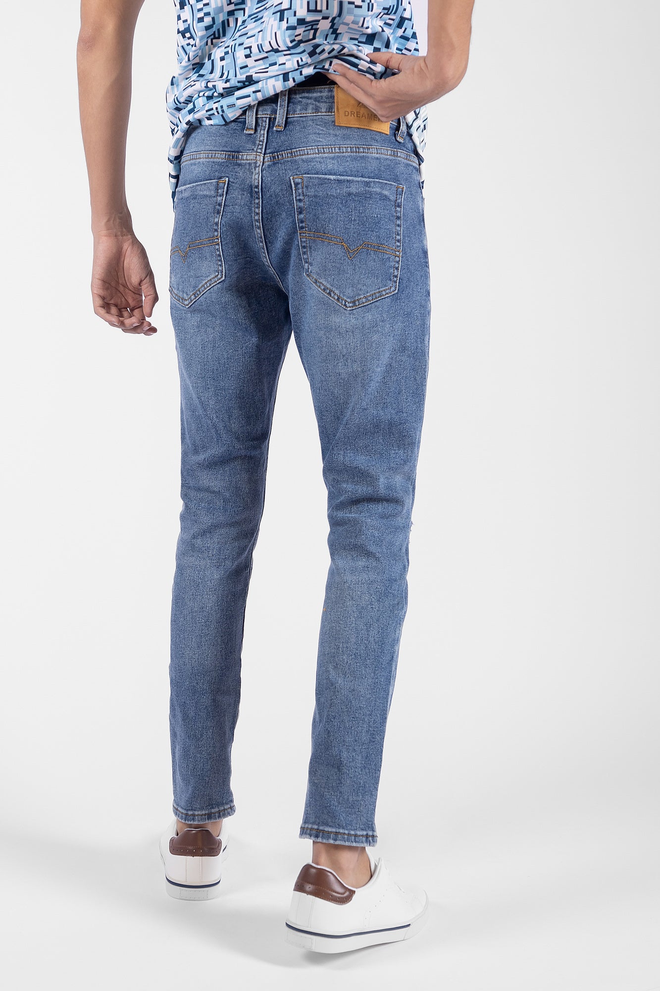 Jean Slim Fit con desgastes