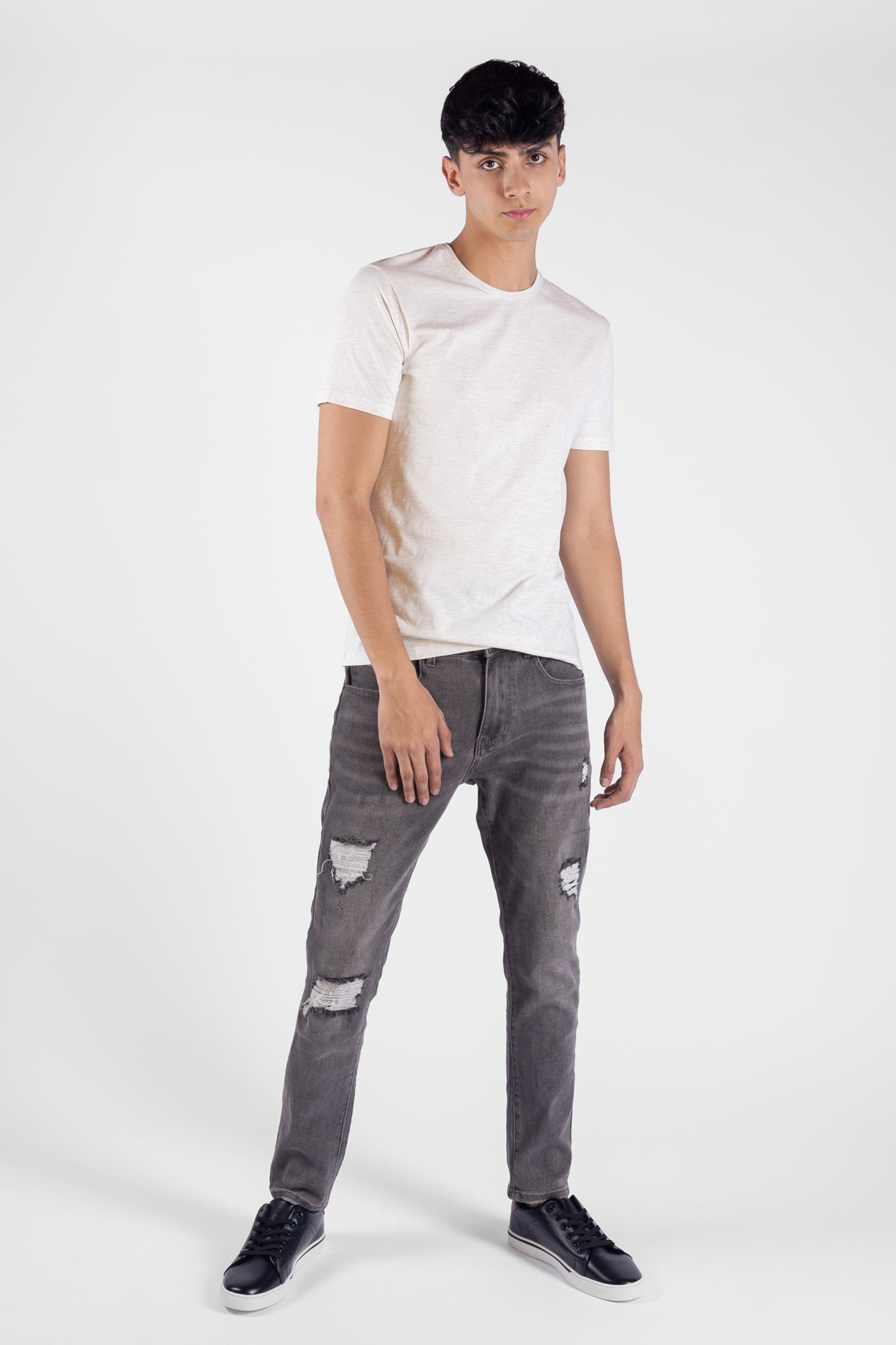 Jean Slim Fit con desgastes