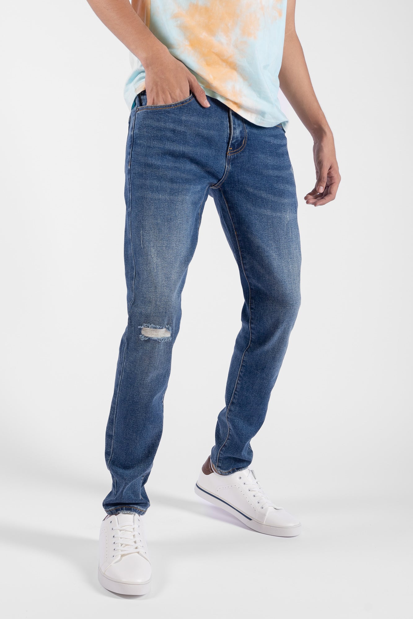 Jean Slim Fit con desgaste