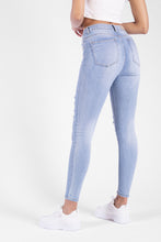 Cargar imagen en el visor de la galería, Jean High Waist Con Desgaste
