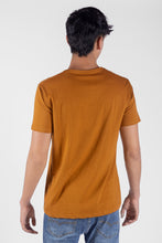 Cargar imagen en el visor de la galería, Camiseta Básica Color Café Para Hombre
