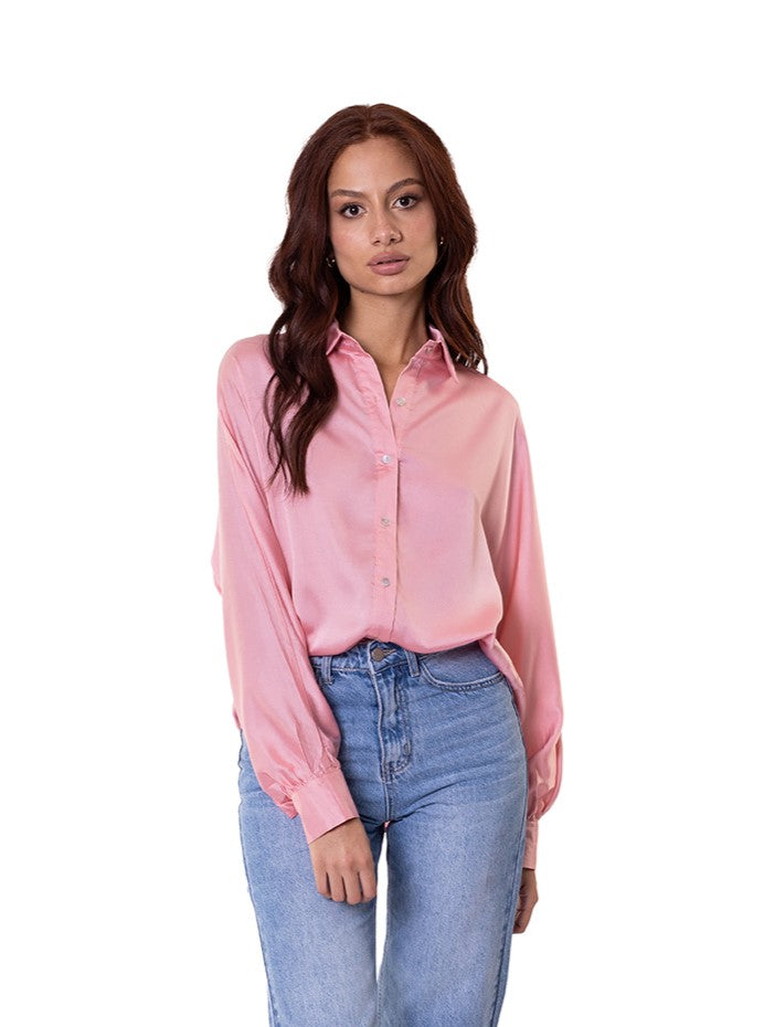 Camisa en satín rosa